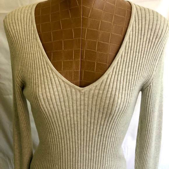 NWOT V-Neck Ribbed Heather Gray GAP Sweater LG - Picture 1 of 9